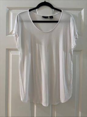 Adrienne Vittadini White Scoop Neck Short Sleeve Tee